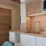 Ski-in Ski-out Fully Renovated With Panoramic Views *