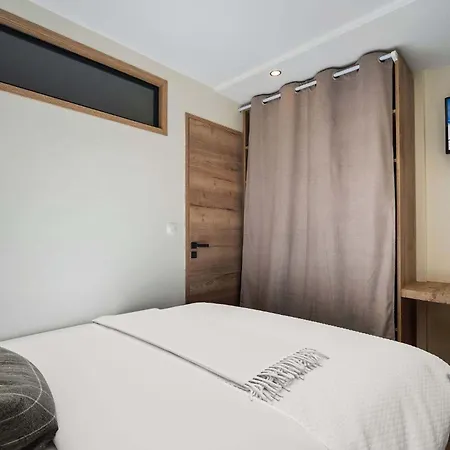 Ski-in Ski-out Fully Renovated With Panoramic Views 아파트 *